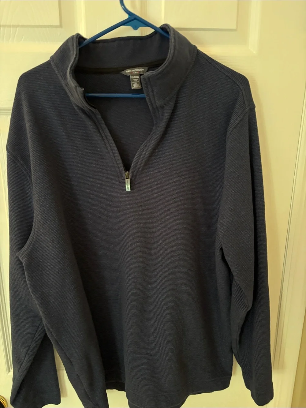 Van Heusen flex Men's Blue Half-Zip Sweater. XL
